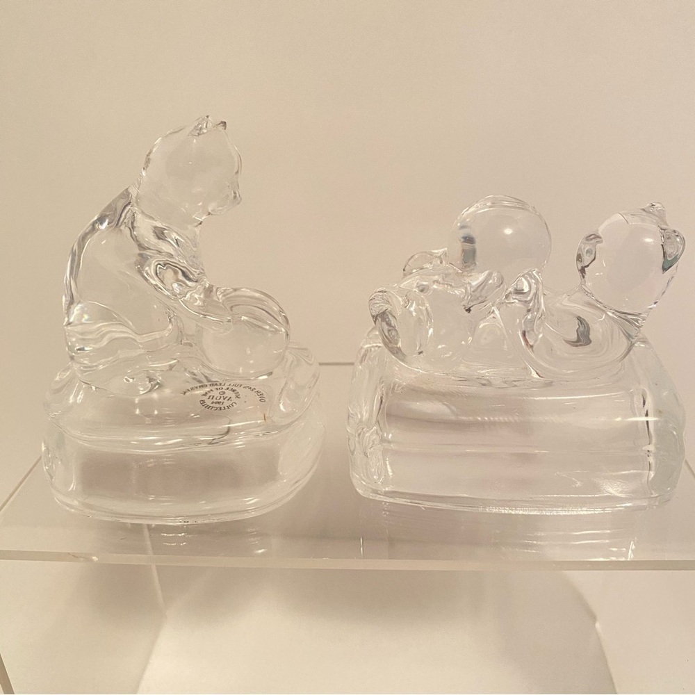 Avon 1994 Lead Crystal Cats Playing With Yarn Balls Set of 2 Vintage